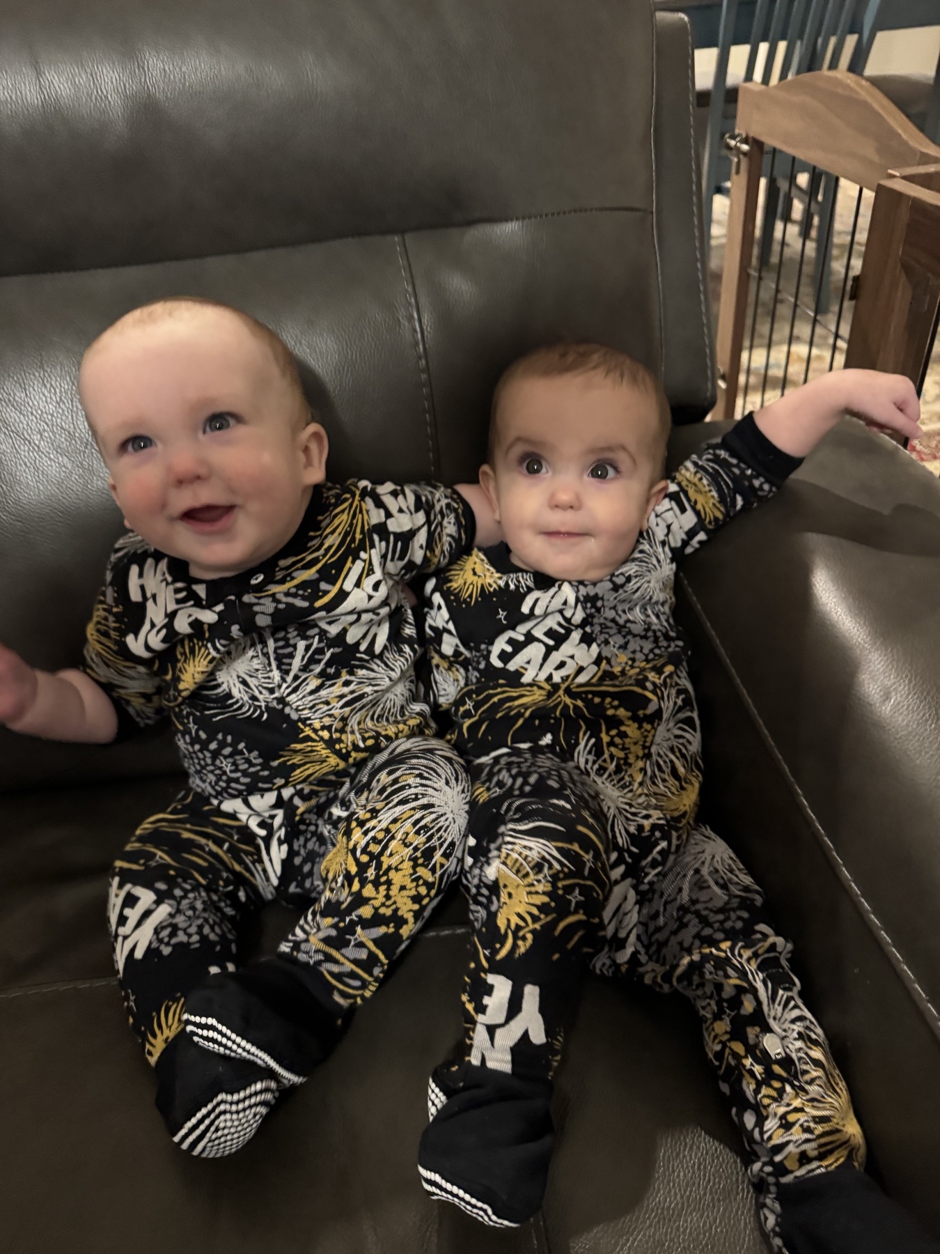 KC (Kensington) and Delaney from Little Twin Adventures, photo 2